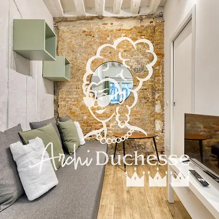 Tom Votre A Apartment
